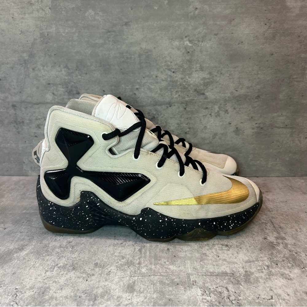 Nike Lebron 13 Basketball Shoes 808709-170 Womens sz 7.5 - gold/white